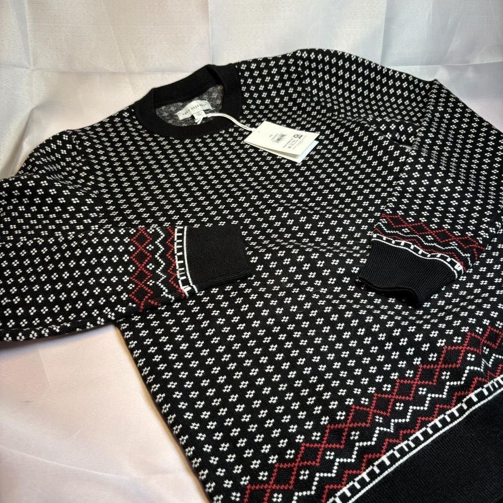 Black, white, and red Free Assembly sweater #knitwear #fallfashion  #sweaterweat